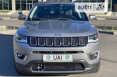 Внедорожник / Кроссовер Jeep Compass 2018 в 