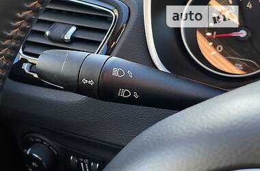 Внедорожник / Кроссовер Jeep Compass 2018 в 