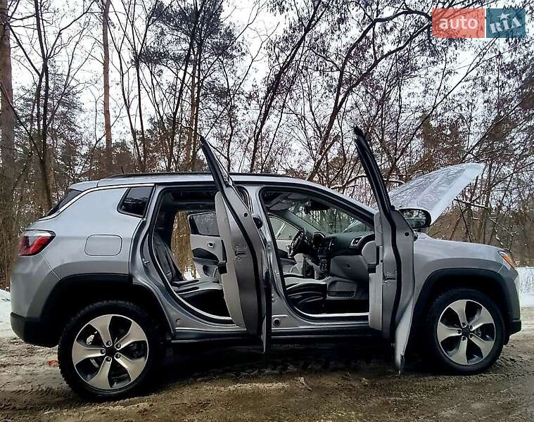 Внедорожник / Кроссовер Jeep Compass 2017 в Киеве фото 3 Внедорожник / Кроссовер Jeep Compass 2017 в Киеве