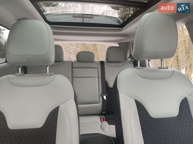 Позашляховик / Кросовер Jeep Compass 2017 в Києві фото 45 Позашляховик / Кросовер Jeep Compass 2017 в Києві