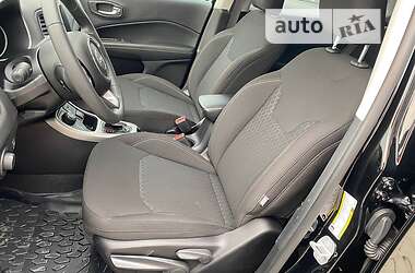 Внедорожник / Кроссовер Jeep Compass 2020 в 