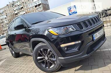 Позашляховик / Кросовер Jeep Compass 2018 в 