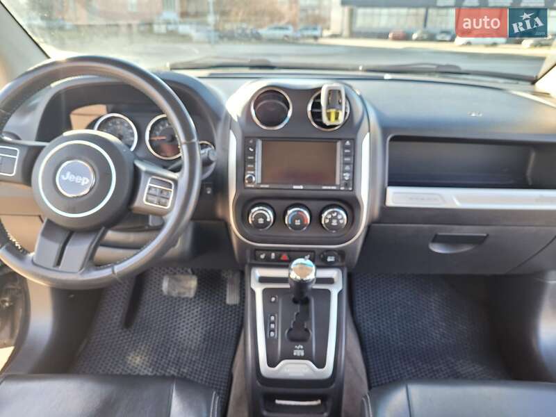 Внедорожник / Кроссовер Jeep Compass 2013 в Черкассах