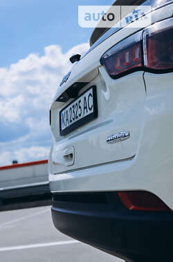 Позашляховик / Кросовер Jeep Compass 2017 в Києві фото 16 Позашляховик / Кросовер Jeep Compass 2017 в Києві
