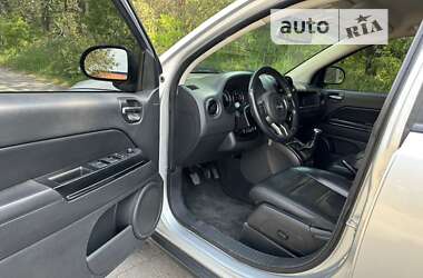 Внедорожник / Кроссовер Jeep Compass 2011 в 