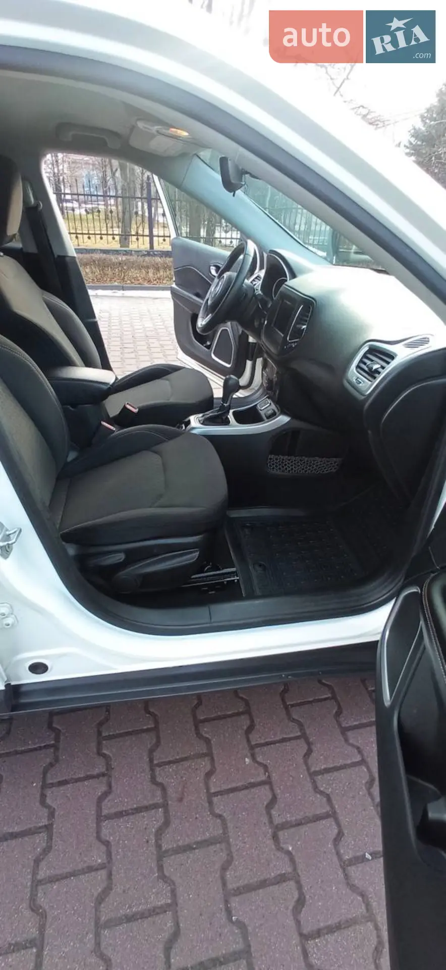 2019 Jeep Compass - мініатюра 19