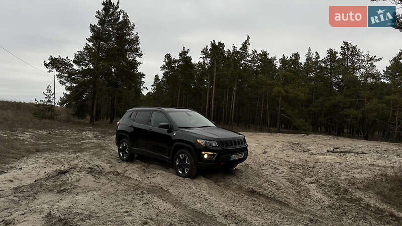 Внедорожник / Кроссовер Jeep Compass 2017 в 