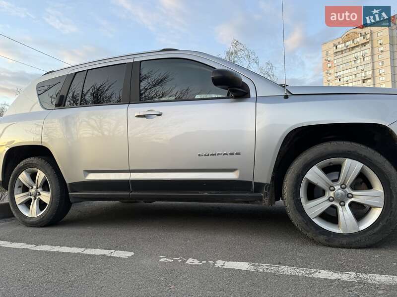 Внедорожник / Кроссовер Jeep Compass 2013 в Киеве