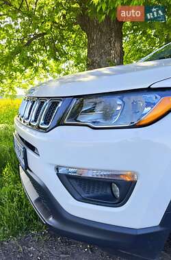 Внедорожник / Кроссовер Jeep Compass 2017 в 