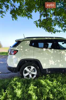 Внедорожник / Кроссовер Jeep Compass 2017 в 