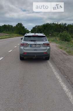 Внедорожник / Кроссовер Jeep Compass 2017 в Славянске
