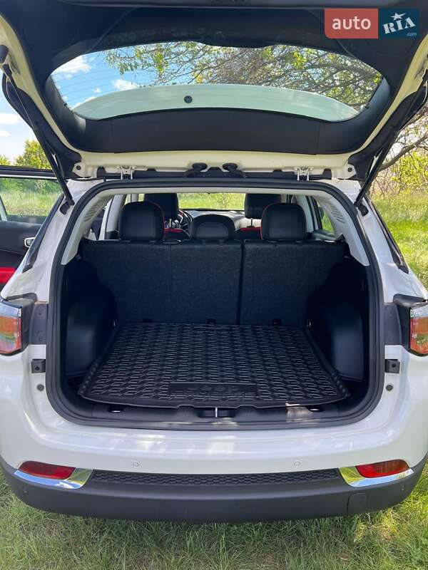 Внедорожник / Кроссовер Jeep Compass 2017 в Кагарлыке