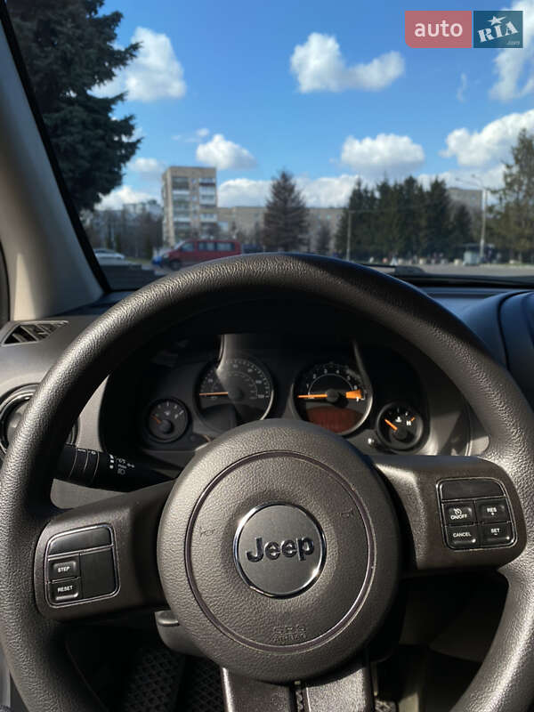 Внедорожник / Кроссовер Jeep Compass 2016 в Сарнах