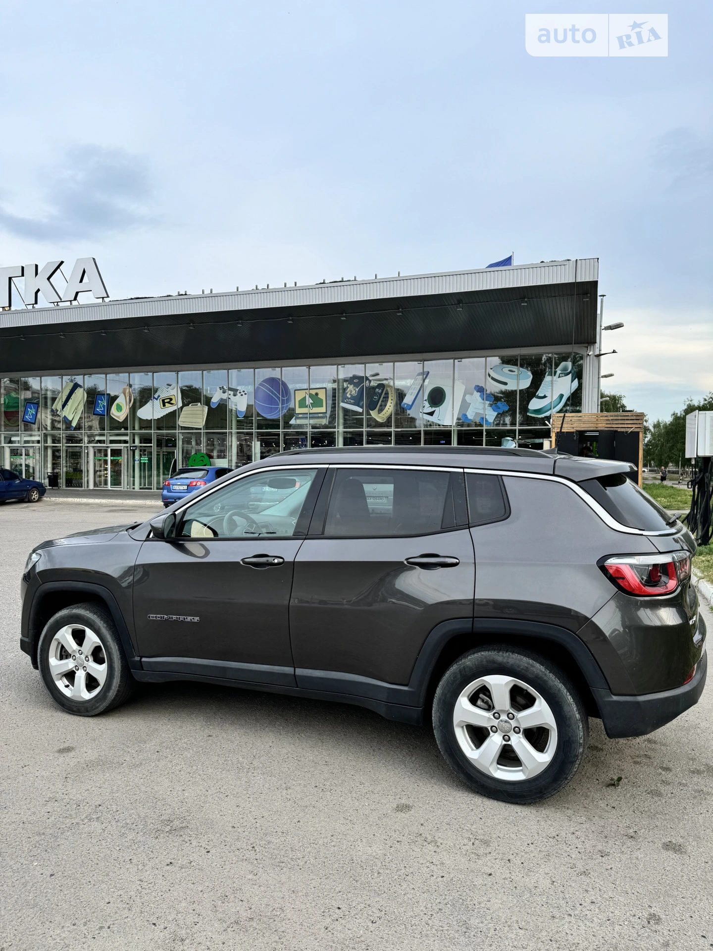 2017 Jeep Compass - мініатюра 10
