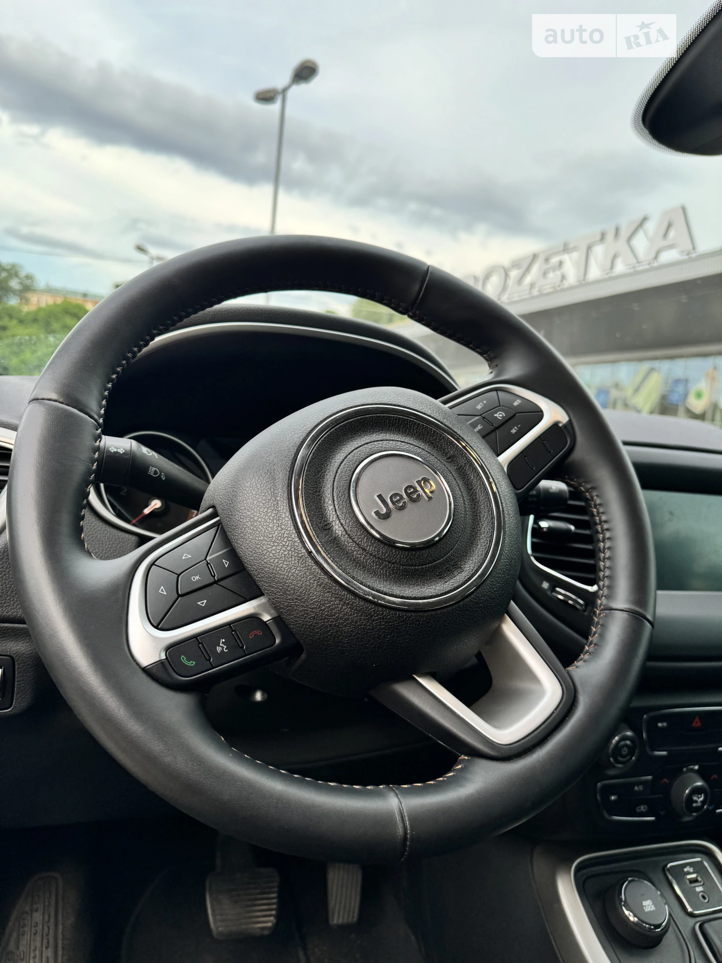 2017 Jeep Compass - мініатюра 12