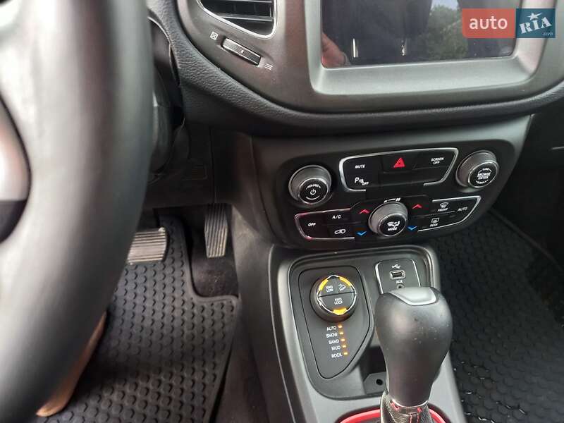 Внедорожник / Кроссовер Jeep Compass 2017 в Дубно