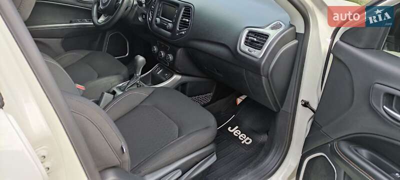 Внедорожник / Кроссовер Jeep Compass 2017 в Киеве