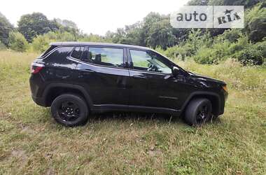 Внедорожник / Кроссовер Jeep Compass 2019 в 
