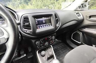 Внедорожник / Кроссовер Jeep Compass 2019 в 