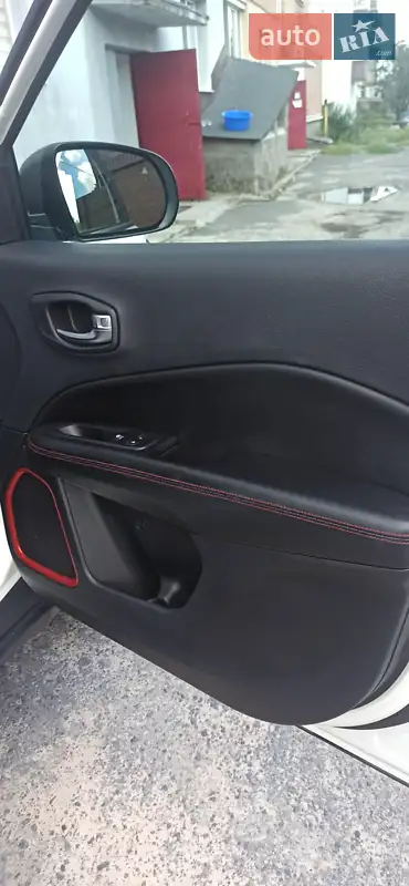 Jeep Compass 2018 VIN 3C4NJDDB9KT622320 фото оголошення 5 з 70