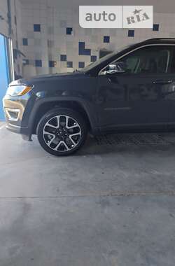 Внедорожник / Кроссовер Jeep Compass 2017 в 