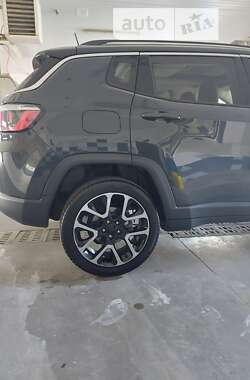 Внедорожник / Кроссовер Jeep Compass 2017 в 