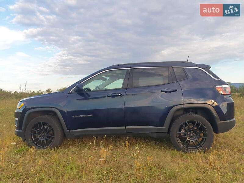 Внедорожник / Кроссовер Jeep Compass 2017 в Буштыне