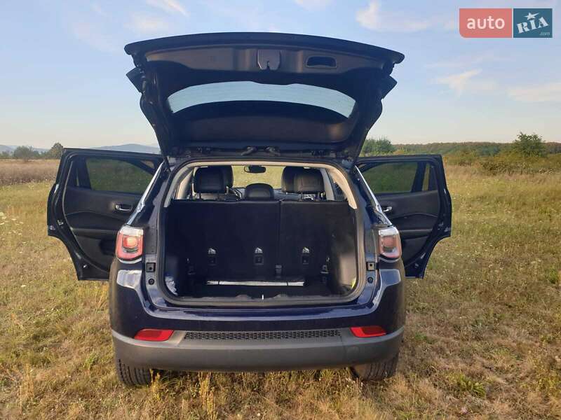 Внедорожник / Кроссовер Jeep Compass 2017 в Буштыне