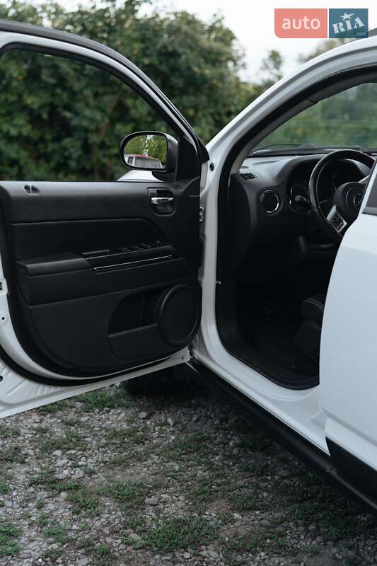 Внедорожник / Кроссовер Jeep Compass 2011 в Черновцах