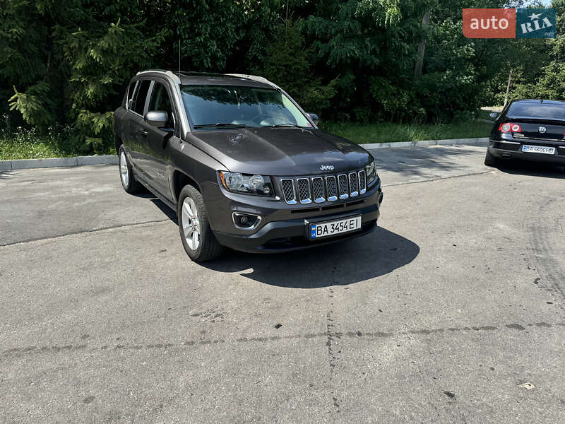 Внедорожник / Кроссовер Jeep Compass 2015 в Светловодске
