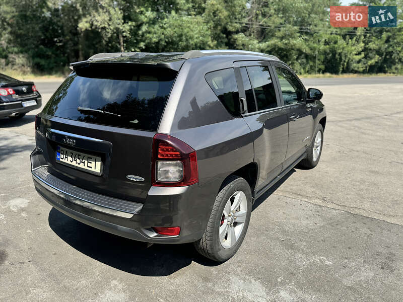 Внедорожник / Кроссовер Jeep Compass 2015 в Светловодске