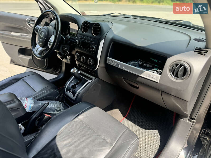 Внедорожник / Кроссовер Jeep Compass 2015 в Светловодске