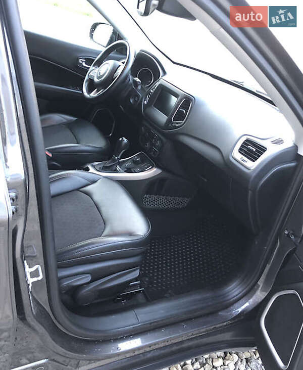 Внедорожник / Кроссовер Jeep Compass 2018 в Киеве