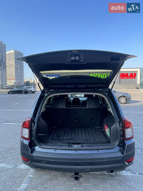 Внедорожник / Кроссовер Jeep Compass 2013 в Вышгороде