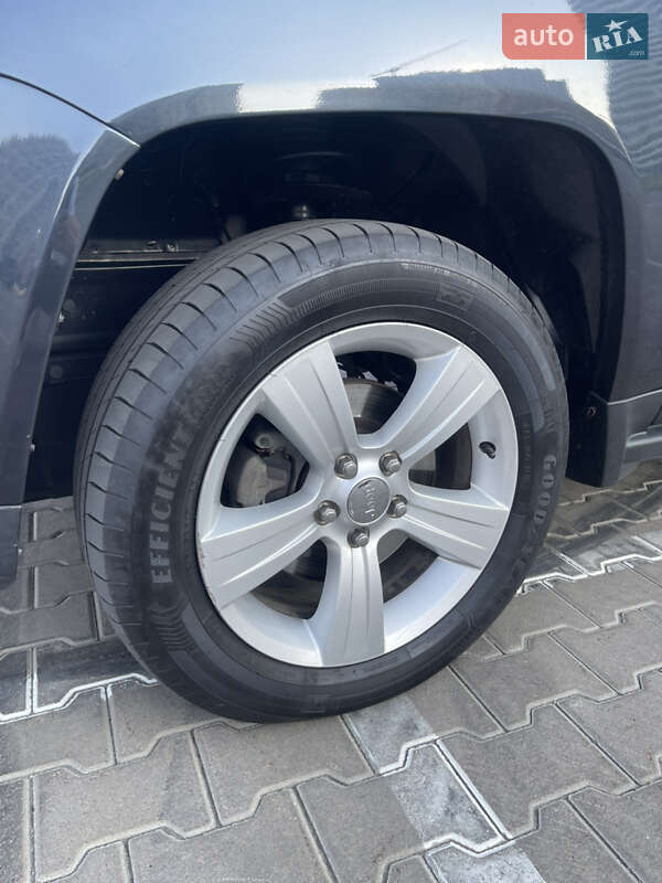 Внедорожник / Кроссовер Jeep Compass 2013 в Вышгороде