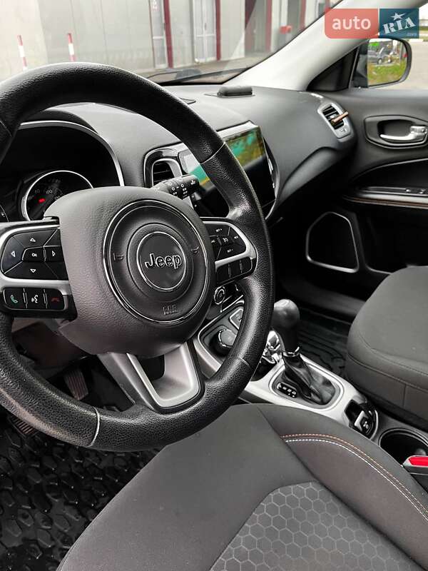 Внедорожник / Кроссовер Jeep Compass 2018 в Буче