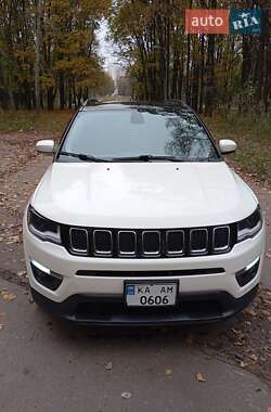 Внедорожник / Кроссовер Jeep Compass 2017 в 