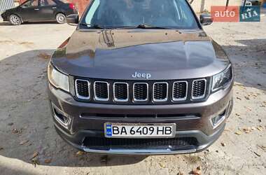 Внедорожник / Кроссовер Jeep Compass 2018 в 