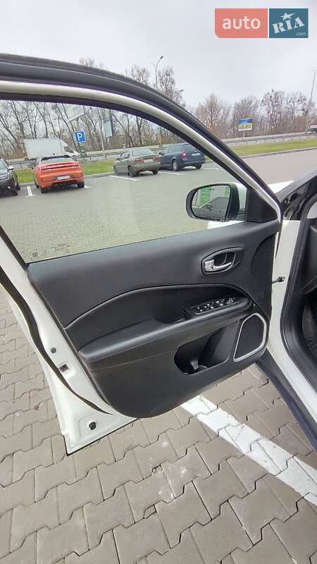 Внедорожник / Кроссовер Jeep Compass 2019 в Киеве фото 18 Внедорожник / Кроссовер Jeep Compass 2019 в Киеве