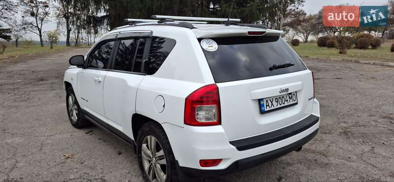 Внедорожник / Кроссовер Jeep Compass 2012 в Чугуеве фото 6 Внедорожник / Кроссовер Jeep Compass 2012 в Чугуеве