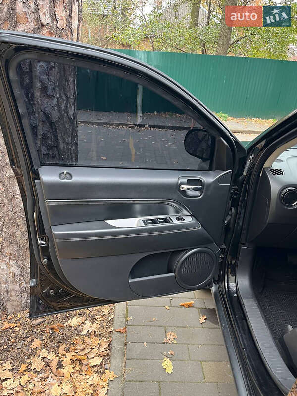 Внедорожник / Кроссовер Jeep Compass 2013 в Буче