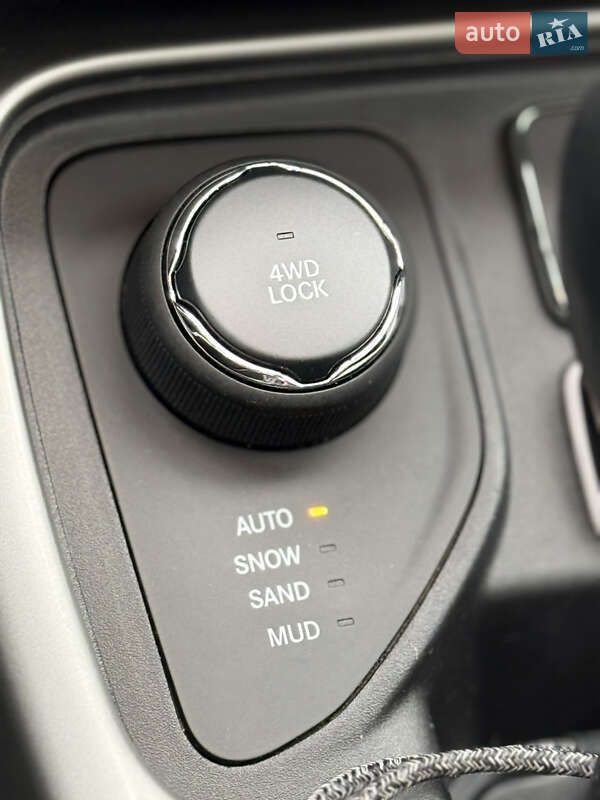 Внедорожник / Кроссовер Jeep Compass 2018 в Киеве фото 33 Внедорожник / Кроссовер Jeep Compass 2018 в Киеве