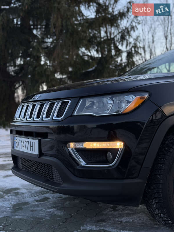 Внедорожник / Кроссовер Jeep Compass 2019 в Дубно