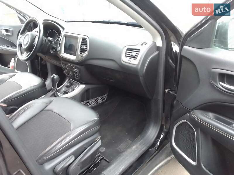 Внедорожник / Кроссовер Jeep Compass 2017 в Черкассах