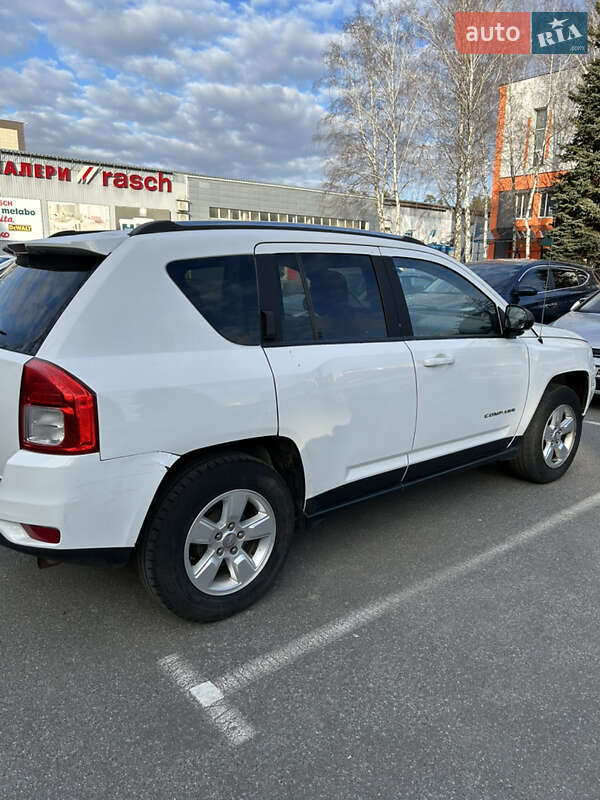 Внедорожник / Кроссовер Jeep Compass 2014 в Киеве