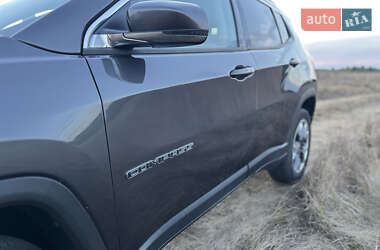 Внедорожник / Кроссовер Jeep Compass 2020 в 