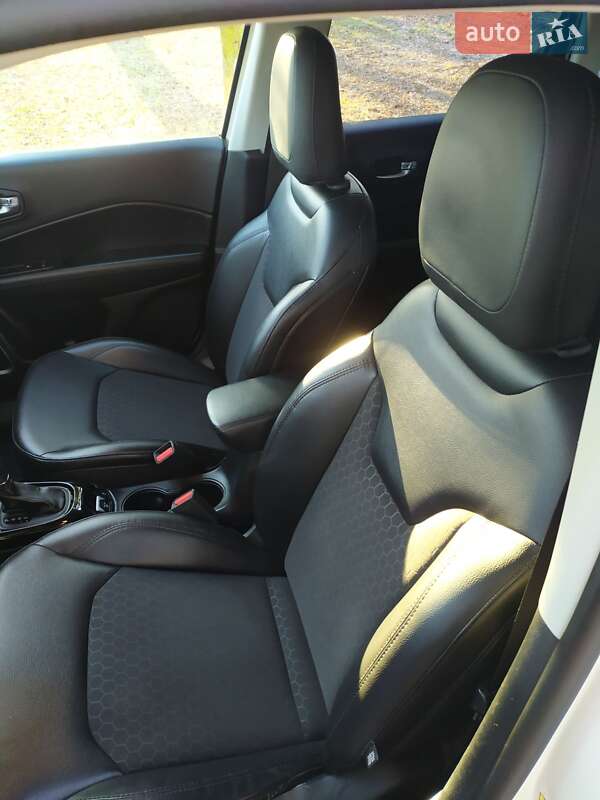 Внедорожник / Кроссовер Jeep Compass 2018 в Чернигове