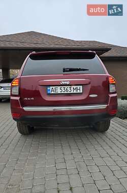 Внедорожник / Кроссовер Jeep Compass 2014 в 