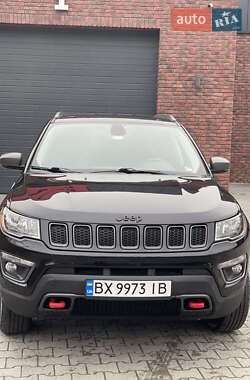 Внедорожник / Кроссовер Jeep Compass 2018 в 