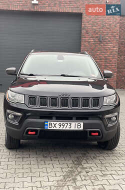 Внедорожник / Кроссовер Jeep Compass 2018 в 